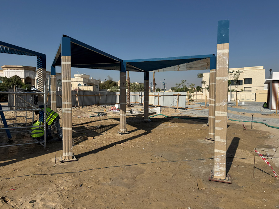 Aluminium pergola structure during installation